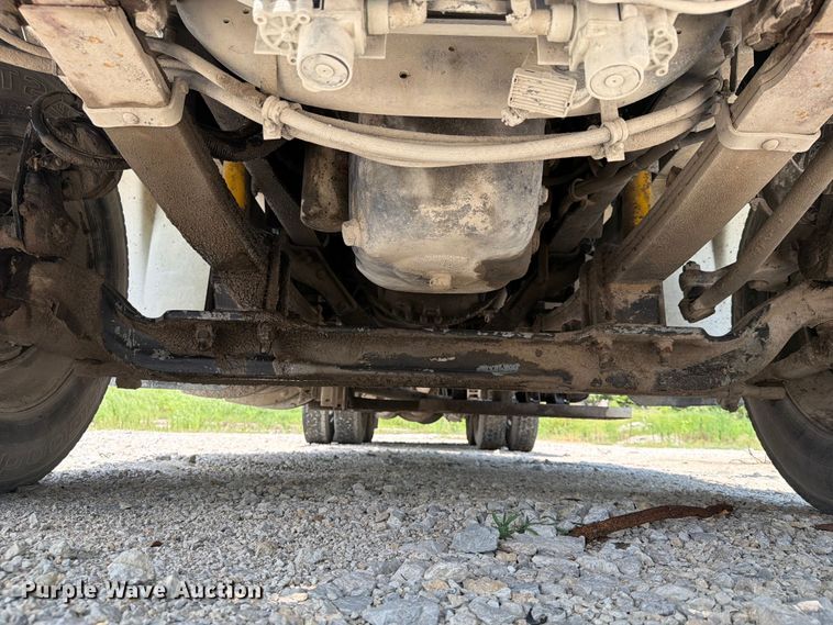 image for item EX4038 2001 International 9400i vacuum truck