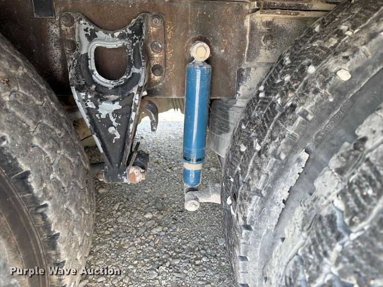 image for item EX4038 2001 International 9400i vacuum truck