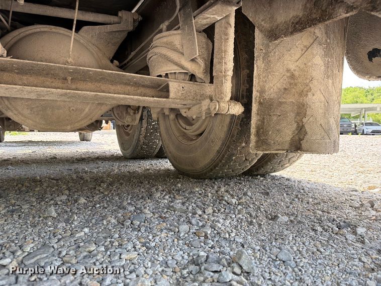 image for item EX4038 2001 International 9400i vacuum truck