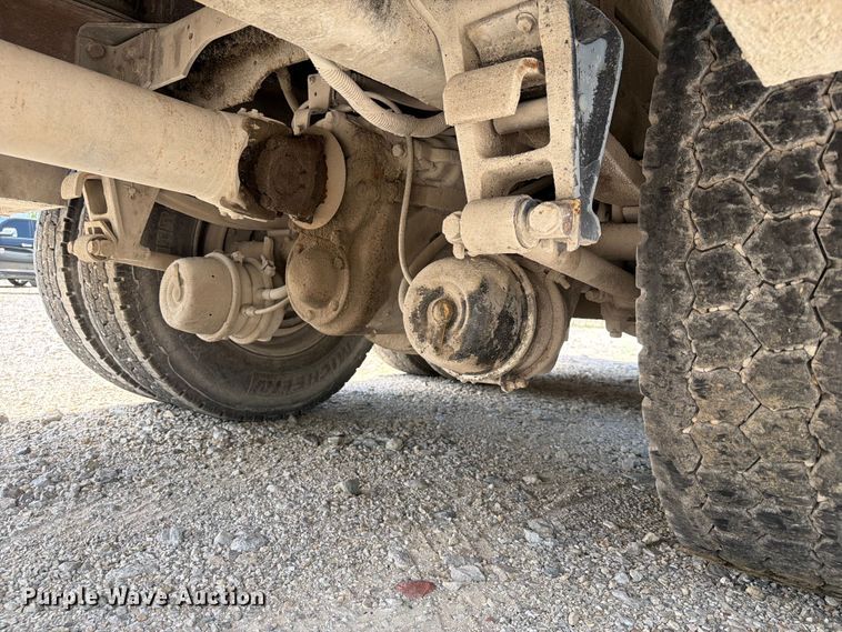 image for item EX4038 2001 International 9400i vacuum truck