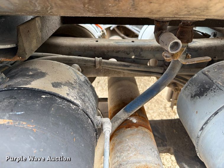 image for item EX4038 2001 International 9400i vacuum truck