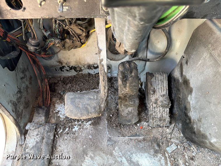image for item EX4038 2001 International 9400i vacuum truck