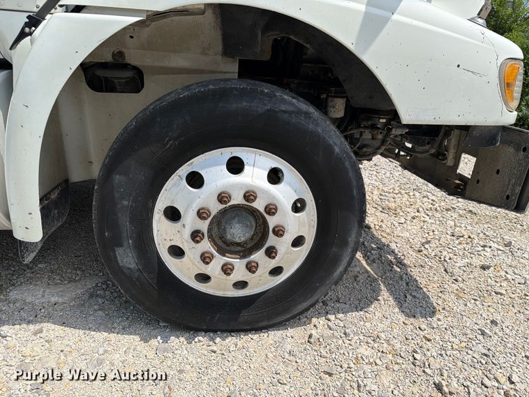image for item EX4038 2001 International 9400i vacuum truck