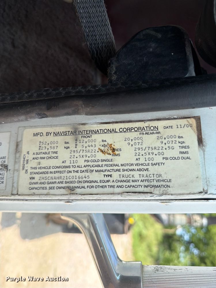 image for item EX4038 2001 International 9400i vacuum truck