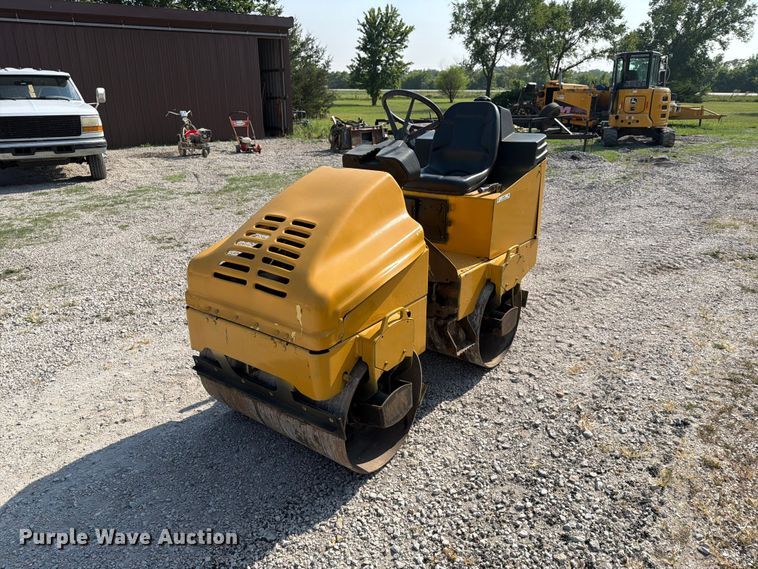 Wacker double drum vibratory roller
