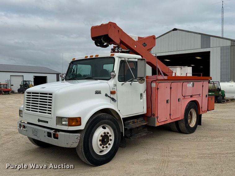 image for item FB5736 1998 International 4700 bucket truck