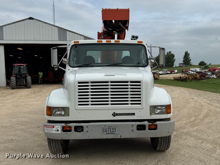 image for item FB5736 1998 International 4700 bucket truck