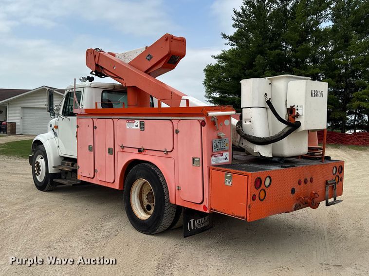 image for item FB5736 1998 International 4700 bucket truck