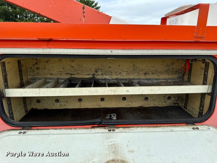 image for item FB5736 1998 International 4700 bucket truck