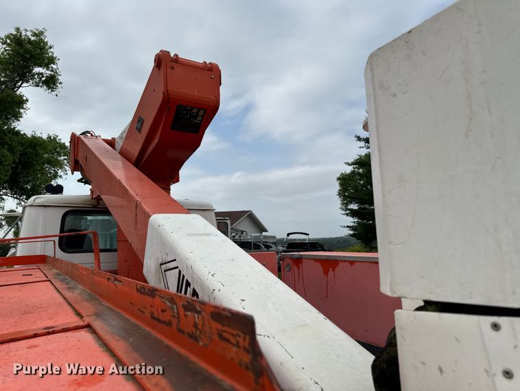 image for item FB5736 1998 International 4700 bucket truck