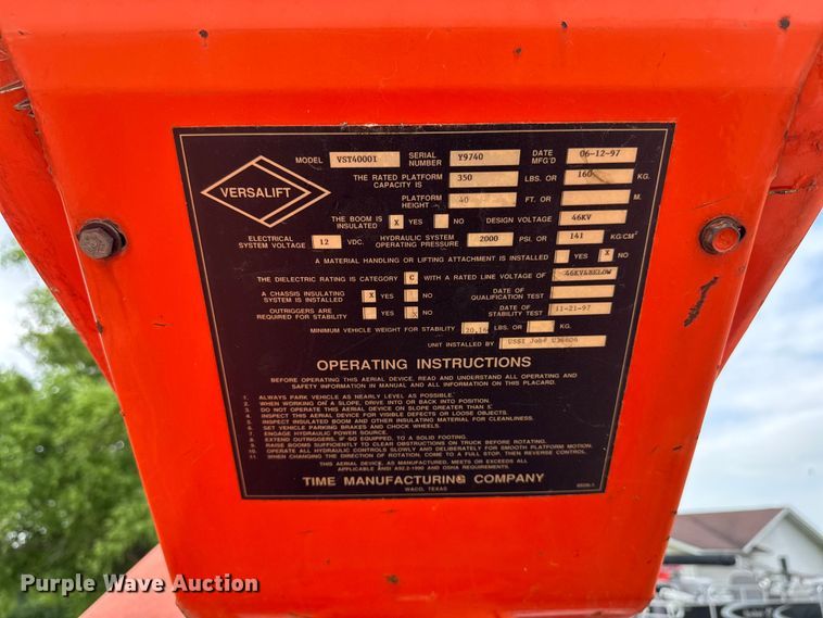 image for item FB5736 1998 International 4700 bucket truck