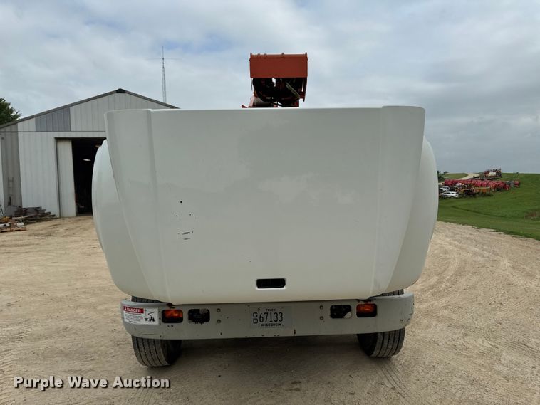 image for item FB5736 1998 International 4700 bucket truck
