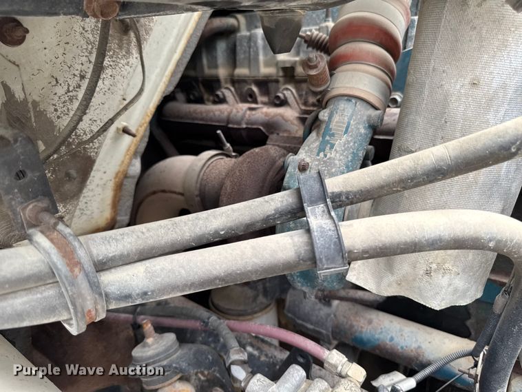 image for item FB5736 1998 International 4700 bucket truck