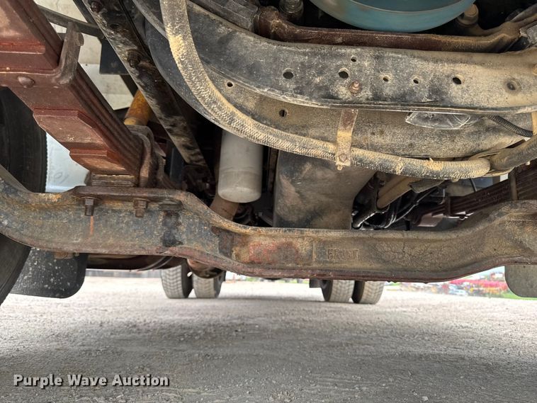 image for item FB5736 1998 International 4700 bucket truck