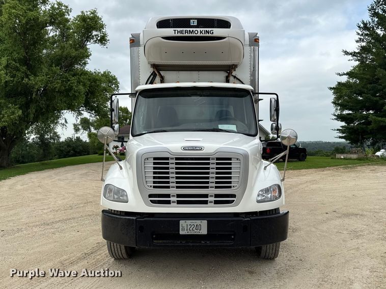 image for item FB5737 2018 Freightliner 7300 refrigerated delivery truck