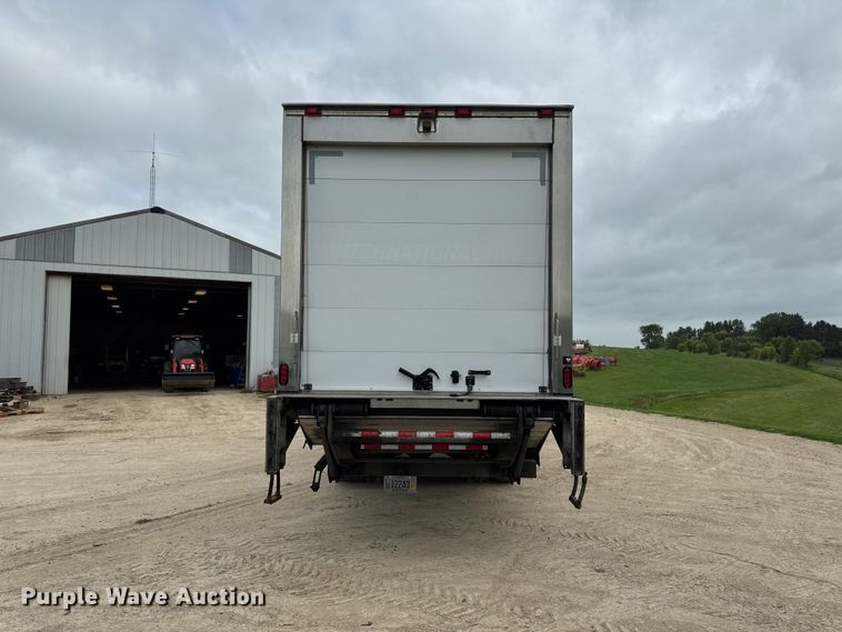 image for item FB5737 2018 Freightliner 7300 refrigerated delivery truck