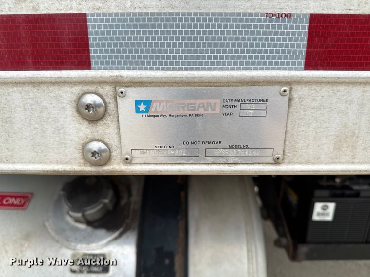 image for item FB5737 2018 Freightliner 7300 refrigerated delivery truck