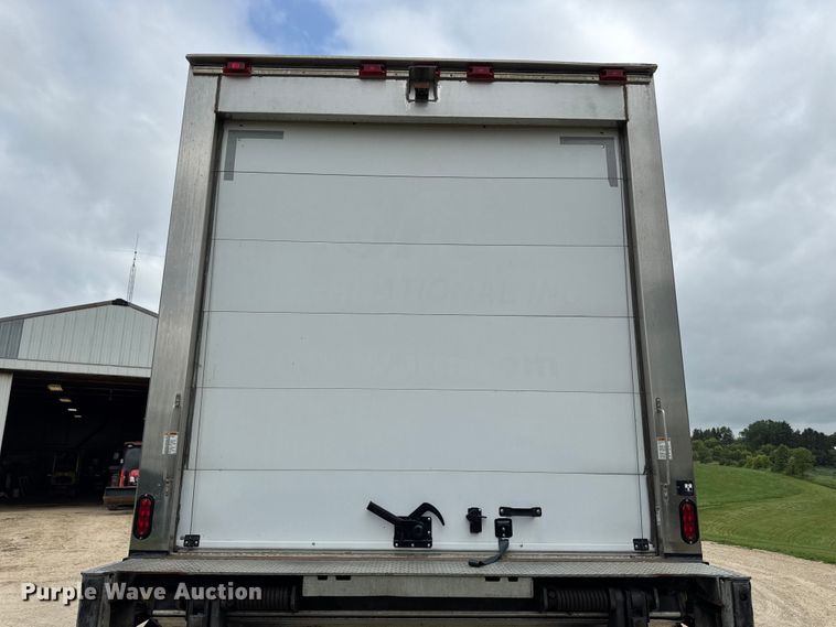 image for item FB5737 2018 Freightliner 7300 refrigerated delivery truck