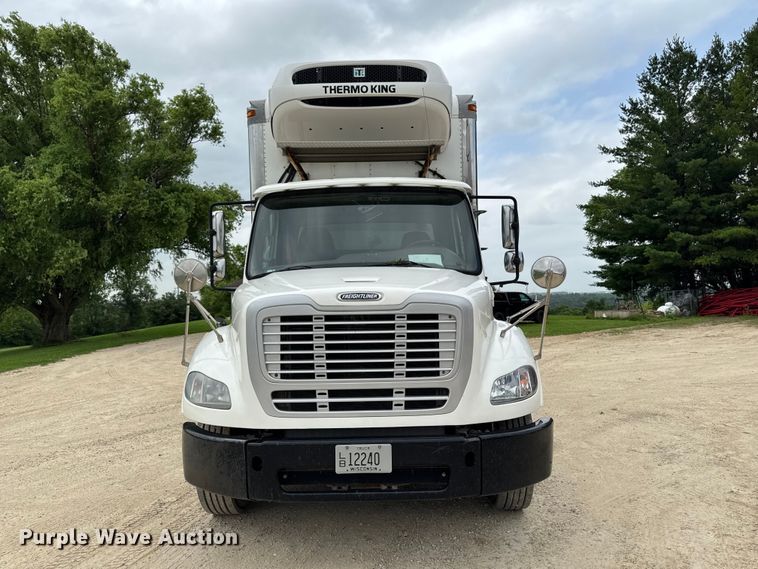 image for item FB5737 2018 Freightliner 7300 refrigerated delivery truck
