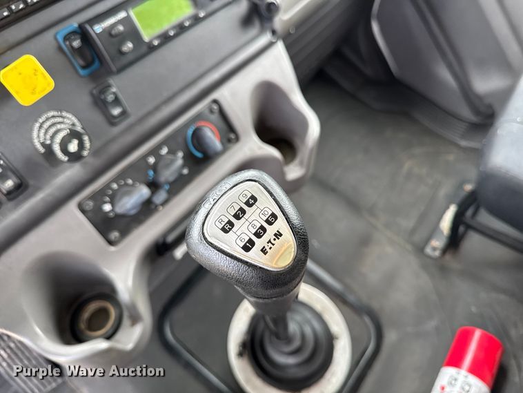 image for item FB5737 2018 Freightliner 7300 refrigerated delivery truck