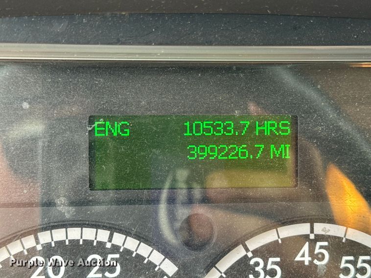 image for item FB5737 2018 Freightliner 7300 refrigerated delivery truck
