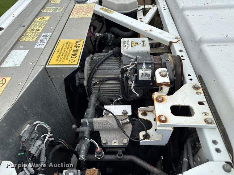 image for item FB5737 2018 Freightliner 7300 refrigerated delivery truck