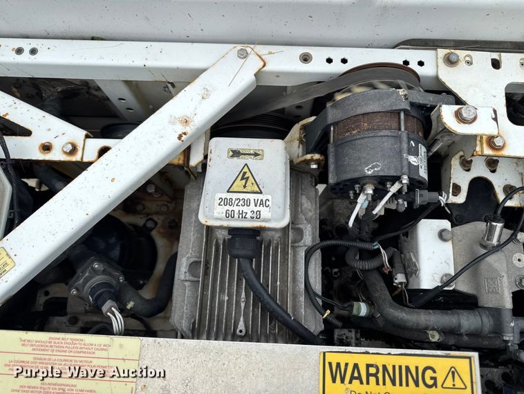 image for item FB5737 2018 Freightliner 7300 refrigerated delivery truck