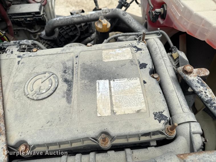 image for item FB5737 2018 Freightliner 7300 refrigerated delivery truck