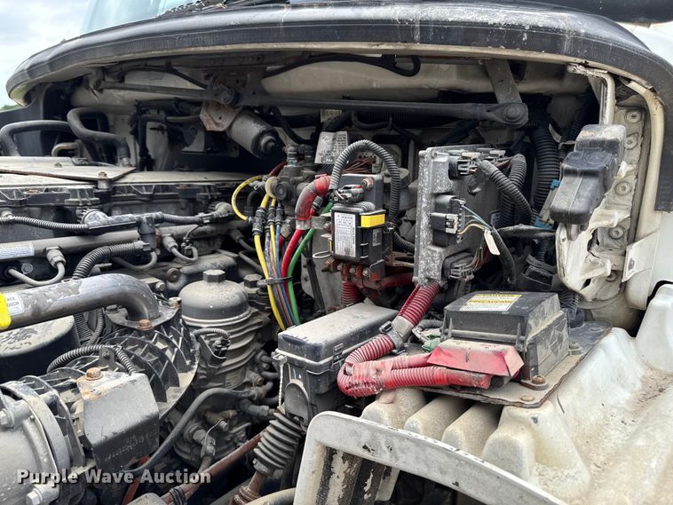 image for item FB5737 2018 Freightliner 7300 refrigerated delivery truck