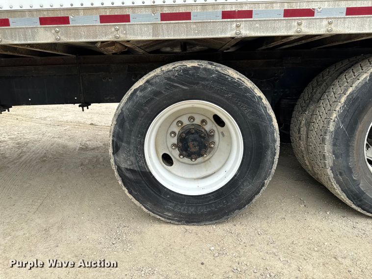 image for item FB5737 2018 Freightliner 7300 refrigerated delivery truck