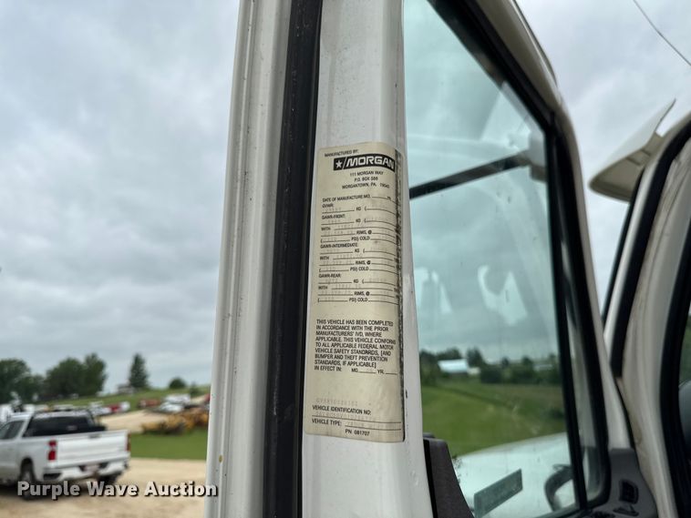 image for item FB5737 2018 Freightliner 7300 refrigerated delivery truck