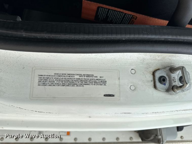 image for item FB5737 2018 Freightliner 7300 refrigerated delivery truck