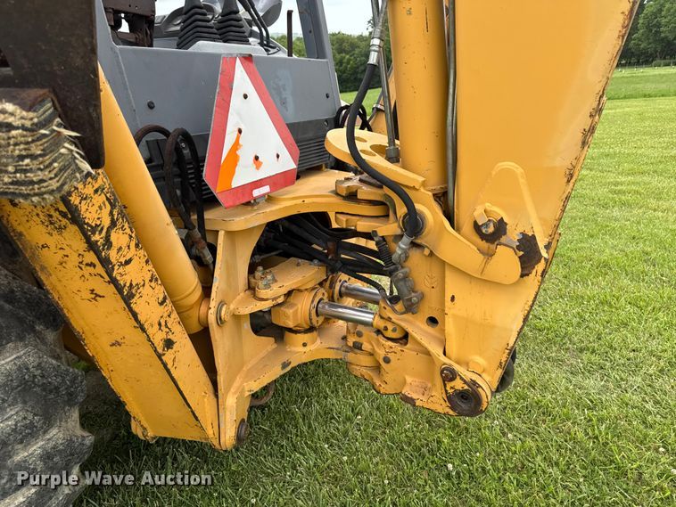 image for item FB5741 1999 New Holland 555E backhoe