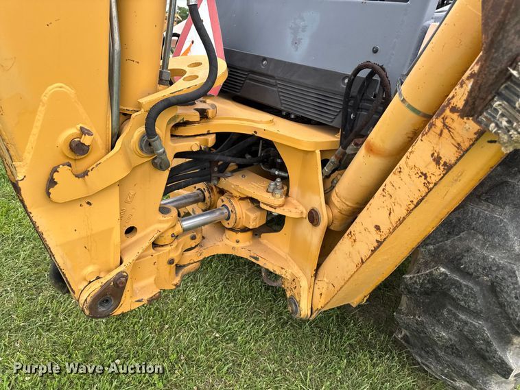 image for item FB5741 1999 New Holland 555E backhoe