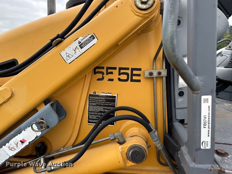 image for item FB5741 1999 New Holland 555E backhoe