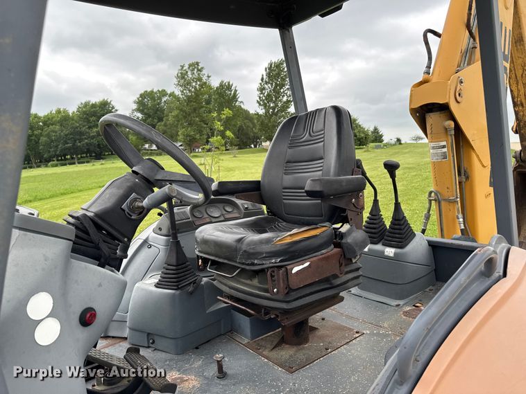 image for item FB5741 1999 New Holland 555E backhoe