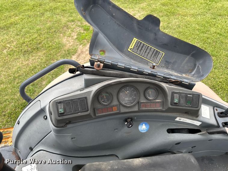 image for item FB5741 1999 New Holland 555E backhoe