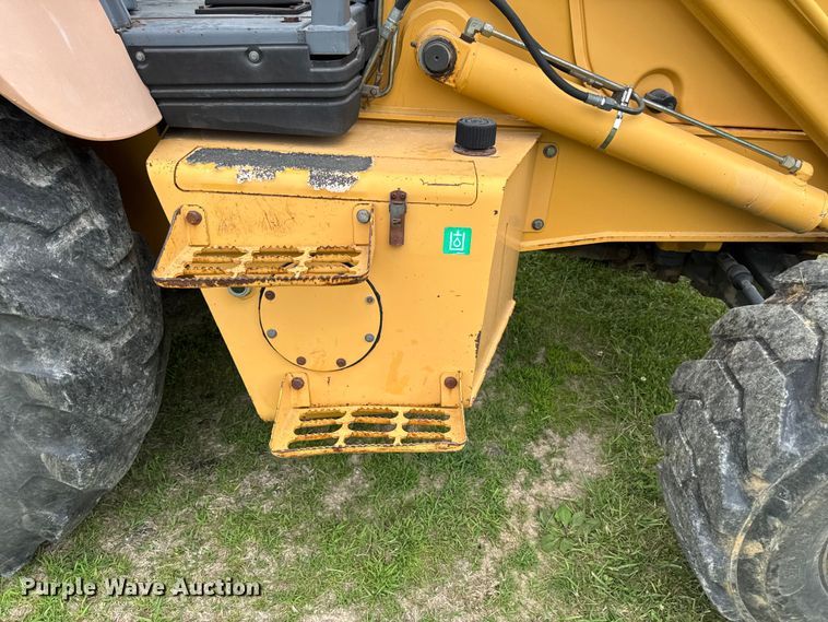 image for item FB5741 1999 New Holland 555E backhoe