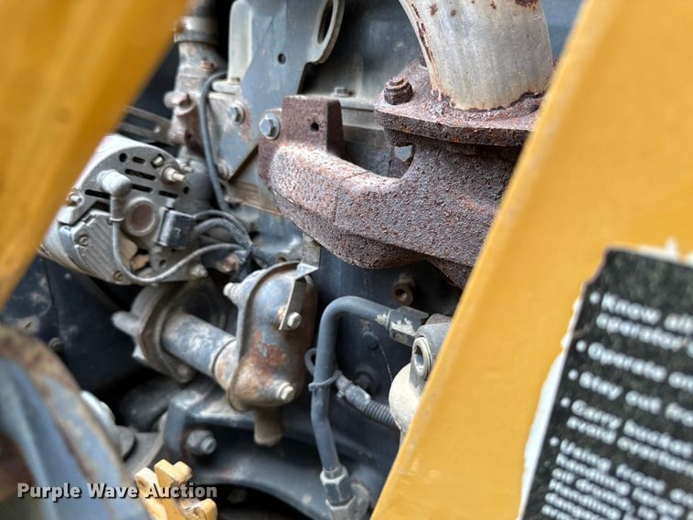 image for item FB5741 1999 New Holland 555E backhoe