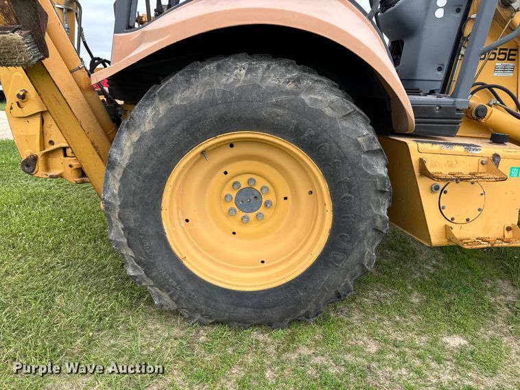 image for item FB5741 1999 New Holland 555E backhoe