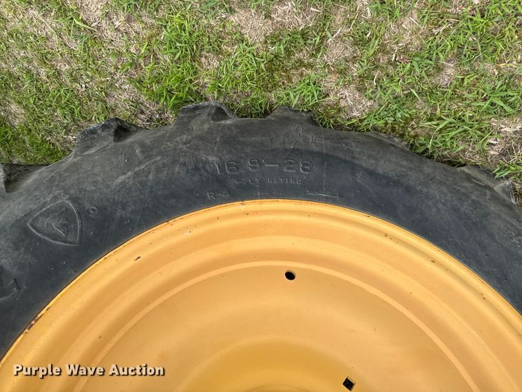 image for item FB5741 1999 New Holland 555E backhoe