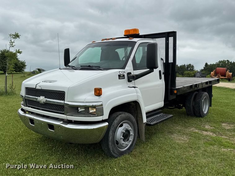image for item FB5742 2006 Chevrolet C5500 flatbed truck