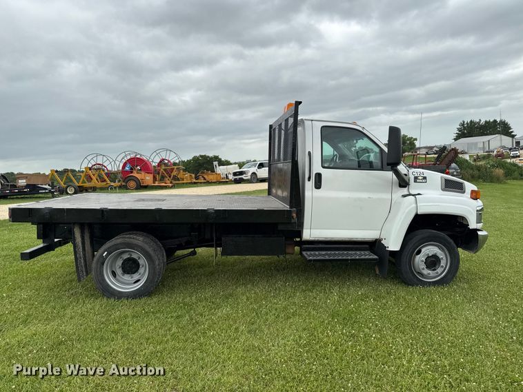 image for item FB5742 2006 Chevrolet C5500 flatbed truck