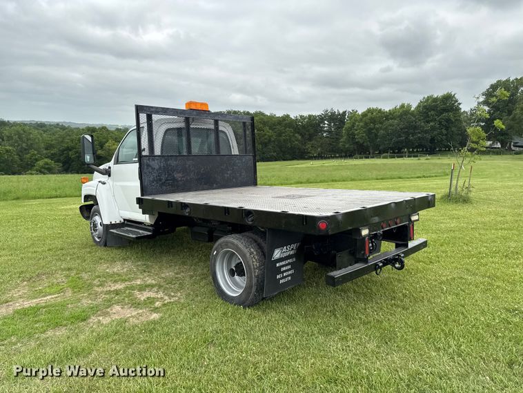 image for item FB5742 2006 Chevrolet C5500 flatbed truck