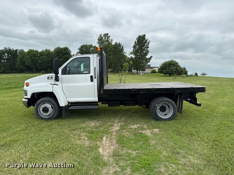 image for item FB5742 2006 Chevrolet C5500 flatbed truck