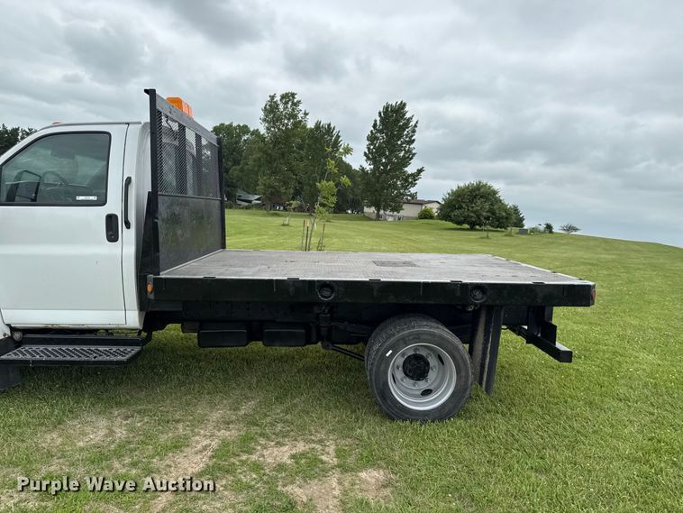 image for item FB5742 2006 Chevrolet C5500 flatbed truck