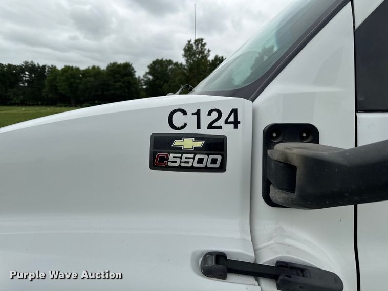 image for item FB5742 2006 Chevrolet C5500 flatbed truck