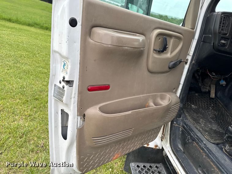 image for item FB5742 2006 Chevrolet C5500 flatbed truck