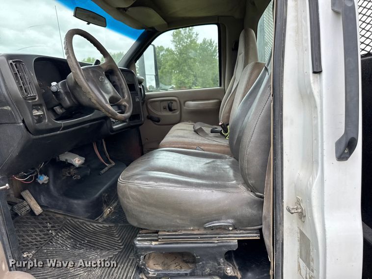 image for item FB5742 2006 Chevrolet C5500 flatbed truck