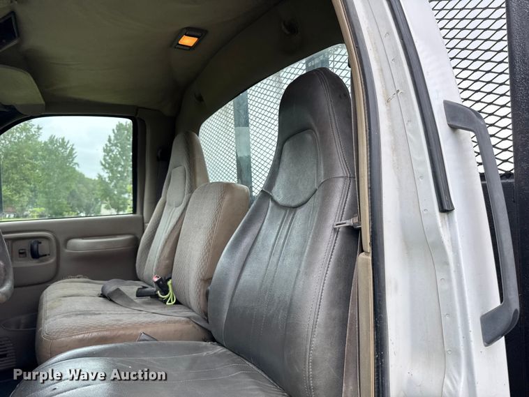 image for item FB5742 2006 Chevrolet C5500 flatbed truck